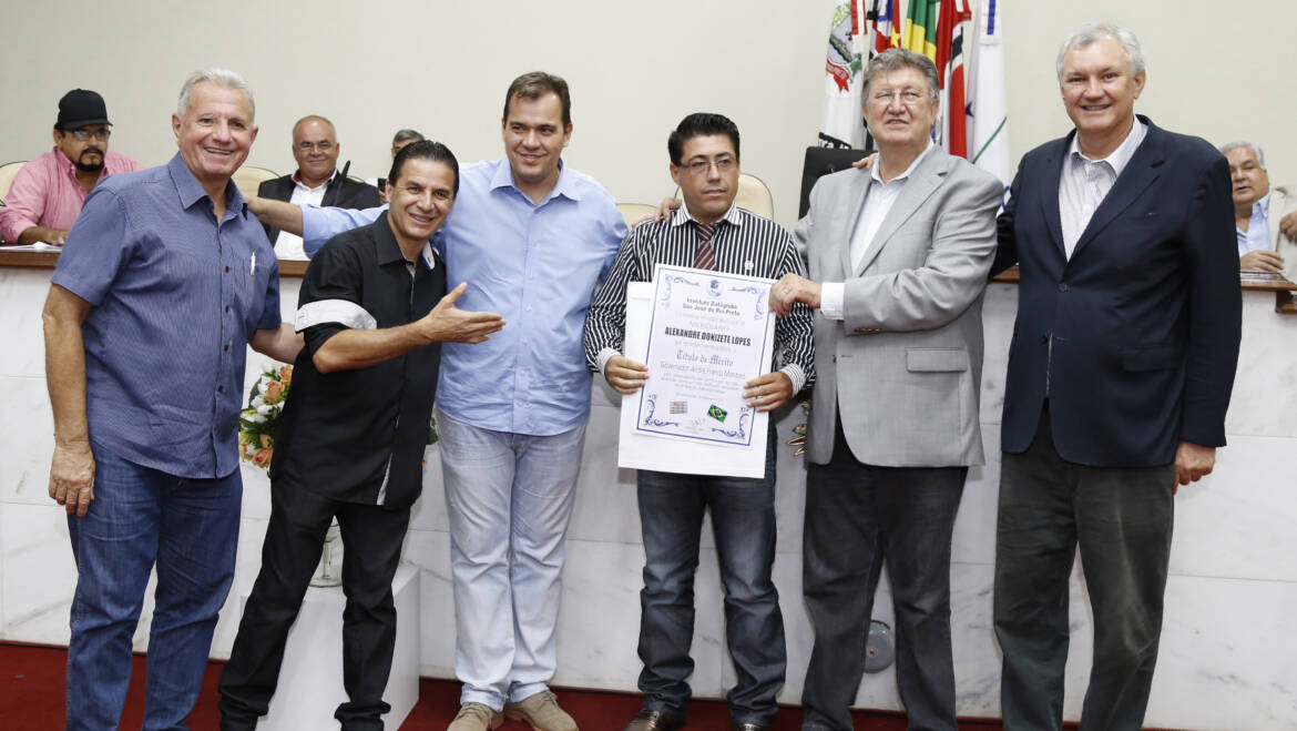 Vereador Alexandre recebe Título de Mérito Governador André Franco Montoro